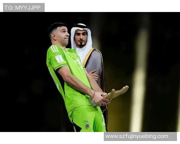 马丁内斯的传奇之路：从足球新星到世界级教练的蜕变与挑战